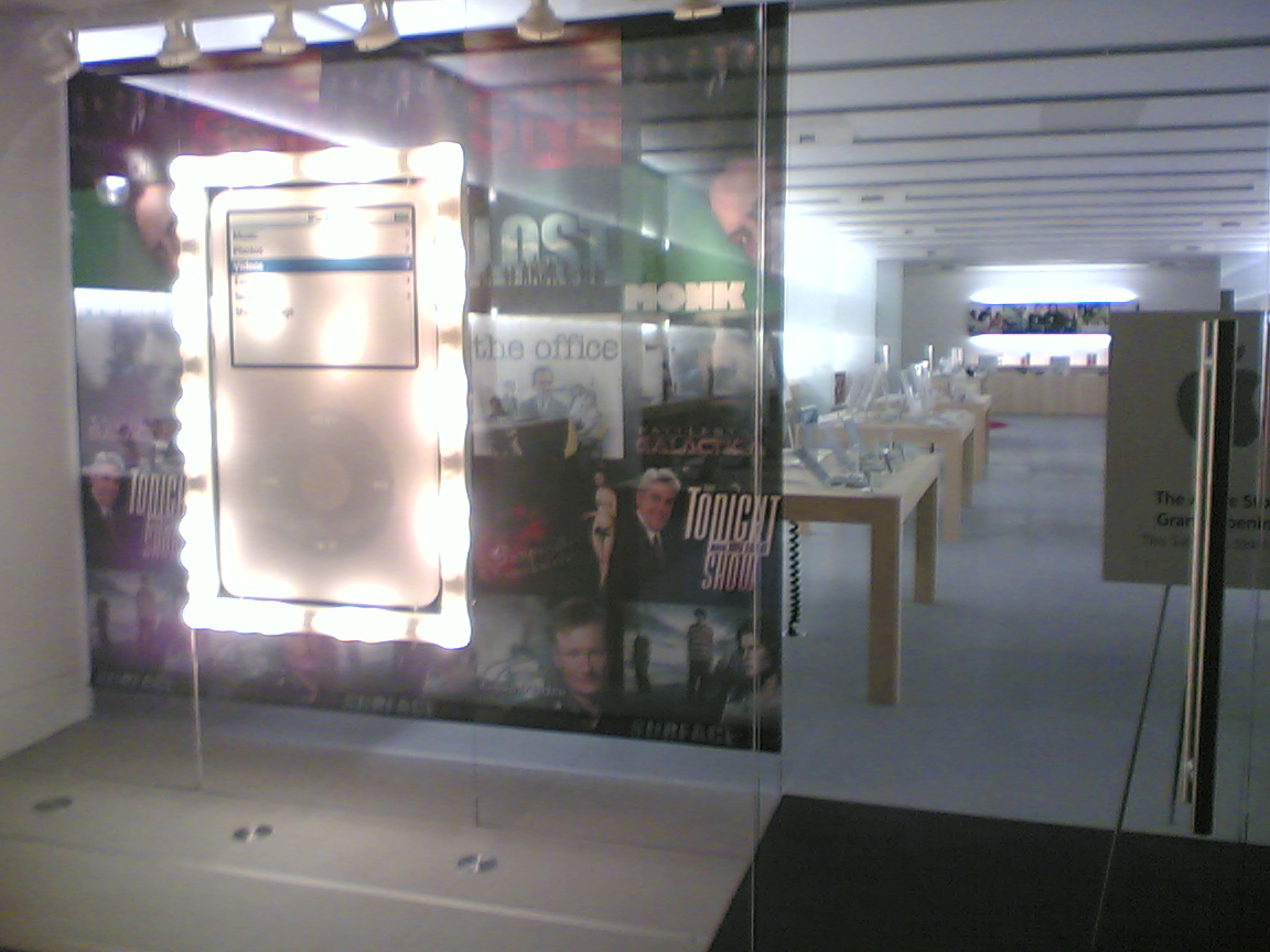 Apple Store Front Irvine, Ca